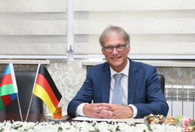 El embajador alemán abandonó Azerbaiyán