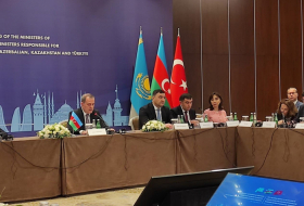  Los ministros de Azerbaiyán, Türkiye y Kazajstán firman la Declaración de Bakú 