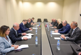 Azerbaiyán y Serbia firman un acuerdo de cooperación energética en el marco de la Semana de la Energía de Bakú