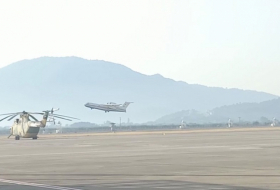   El avión de Azerbaiyán comienza a combatir incendios en Türkiye -   VIDEO    