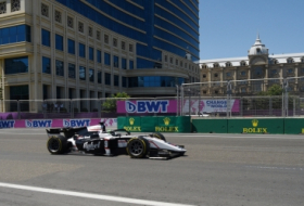   La primera carrera al sprint de la Fórmula 2 comienza en Bakú  