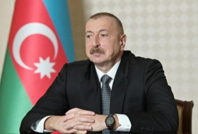   El Presidente Aliyev felicitó a los periodistas  