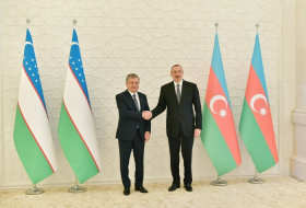   Ilham Aliyev felicitó a Shavkat Mirziyoyev  