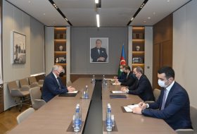   Ministro de Asuntos Exteriores de Azerbaiyán recibe al nuevo embajador de Eslovaquia  