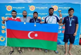 Los luchadores azerbaiyanos consiguen tres medallas en la cuarta etapa de las Series Mundiales de Lucha Playa