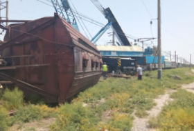 Tres vagones de carga volcados cerca de la estación de Saatli de Azerbaiyán pertenecen a Georgia