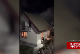  Los armenios queman sus casas en Zabukh -  VIDEO  