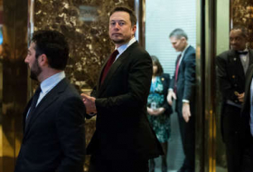 Elon Musk confiesa que quiere eliminar un 