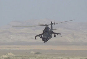  Las unidades de helicópteros de la Fuerza Aérea de Azerbaiyán realizan ejercicios -  VIDEO  