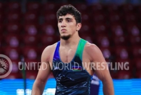 Luchador azerbaiyano se convierte en campeón del mundo
