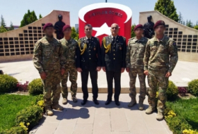 Militares azerbaiyanos completan con éxito los cursos de las fuerzas especiales