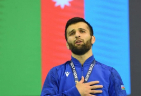Luchador azerbaiyano gana la medalla de oro en los V Juegos de Solidaridad Islámica