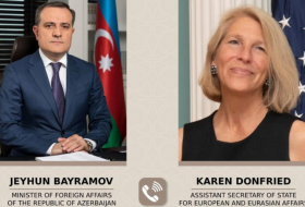   Jeyhun Bayramov mantuvo una conversación telefónica con la Subsecretaria de Estado de EE. UU.  