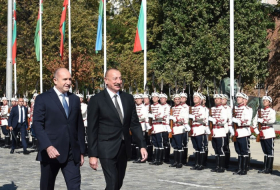  Se celebró en Sofía la ceremonia oficial de bienvenida de Ilham Aliyev  