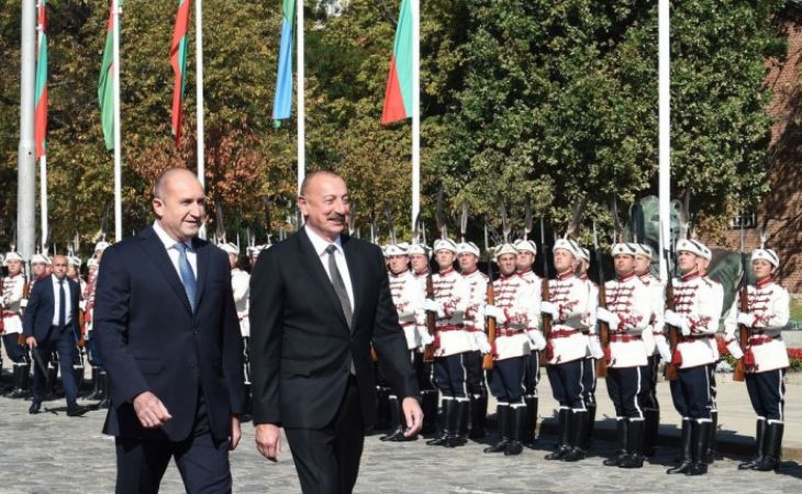  Se celebró en Sofía la ceremonia oficial de bienvenida de Ilham Aliyev  