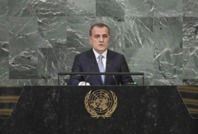   Jeyhun Bayramov hizo una declaración en la 77ª sesión de la Asamblea General de la ONU  