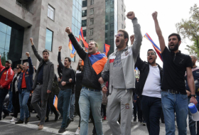   Se realizan protestas en Ereván después del discurso de Pashinián  