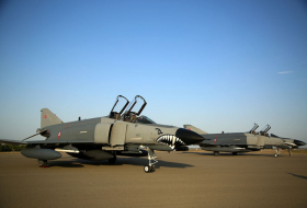 Militares y los equipos de aviación turcos que participarán en el ejercicio 