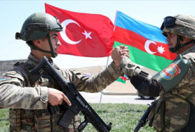 Fuerzas especiales de Azerbaiyán y Turquía lanzan ejercicios conjuntos