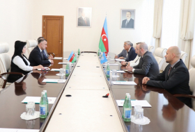 Ministerio de Sanidad de Azerbaiyán acoge una reunión con una delegación de la Misión de Evaluación de la OMS