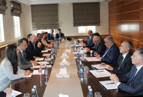 Azerbaiyán discute proyectos conjuntos con el Banco Mundial y la SECO