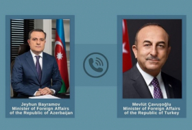   Titulares de Exteriores de Azerbaiyán y Türkiye mantienen conversación telefónica  