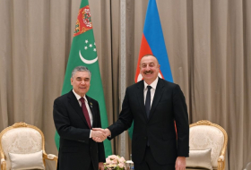   El Presidente de Azerbaiyán se reunió con el Presidente de Halk Maslakhaty de Milli Gengesh de Turkmenistán en Samarcanda  