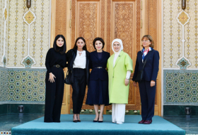   La Primera Dama de Azerbaiyán Mehriban Aliyeva visita el complejo histórico-etnográfico 