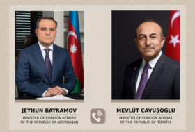 Canciller de Azerbaiyán mantuvo una conversación telefónica con su homólogo turco
