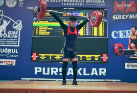 Levantador de pesas azerbaiyano consigue la plata en el torneo de Ankara