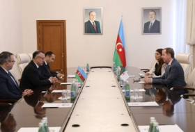 Argelia está interesada en reforzar la cooperación con Azerbaiyán en la industria farmacéutica
