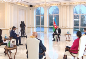   El Presidente de Azerbaiyán concede entrevistas a canales de televisión locales  