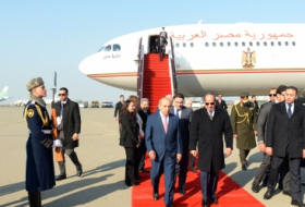   El Presidente de Egipto llega a Azerbaiyán  