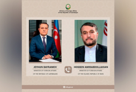   Los Titulares de Exteriores de Azerbaiyán e Irán mantuvieron una conferencia telefónica  