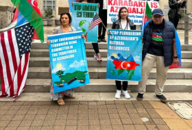   Los Azerbaiyanos protestan contra el ecoterror frente al Ayuntamiento de Houston  