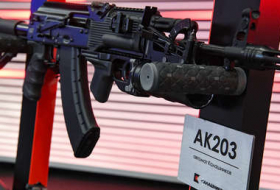 Comienza en India la producción de fusiles Kaláshnikov AK-203