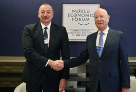   Ilham Aliyev se reunió con el presidente del Foro Económico Mundial  