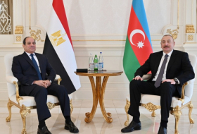   Los presidentes de Azerbaiyán y Egipto celebraron una reunión cara a cara  