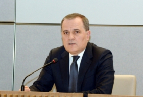  Canciller de Azerbaiyán: “Siguen sin cumplirse las exigencias para poner fin a los abusos en la carretera de Lachin” 