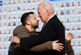 Biden efectúa una visita a Ucrania sin previo aviso