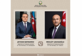  Los Cancilleres de Azerbaiyán y Türkiye mantienen una conversación telefónica  