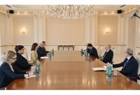   Presidente Ilham Aliyev recibe a la representante del Secretario de Estado de los EE.UU.  