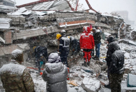  Ascienden a más de 41.000 las víctimas mortales tras los terremotos en Türkiye