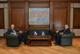   Se realiza reunión privada entre los cancilleres de Azerbaiyán y Rusia  