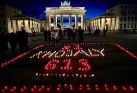 La comunidad azerbaiyana organiza un flash mob en Berlín con motivo del genocidio de Joyalí