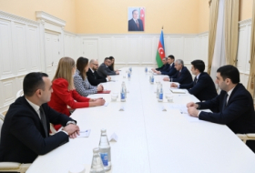 Viceprimer ministro de Azerbaiyán se reúne con el ministro de Trabajo y Protección Social de Montenegro