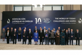 Presidente de Azerbaiyán asiste a la ceremonia de apertura del 10º Foro Global de Bakú 