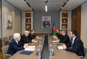 Azerbaiyán y Rusia discuten la cooperación humanitaria y cultural