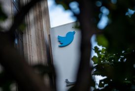Los ingresos y beneficios ajustados de Twitter caen cerca de un 40% en diciembre