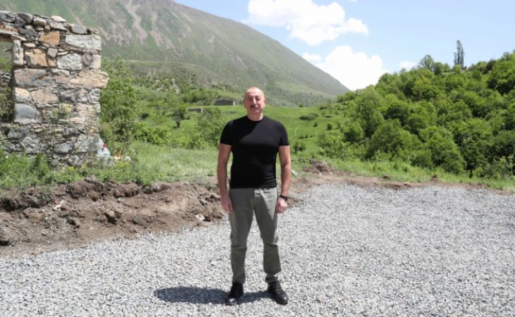  Presidente de Azerbaiyán visita el distrito de Kalbajar 